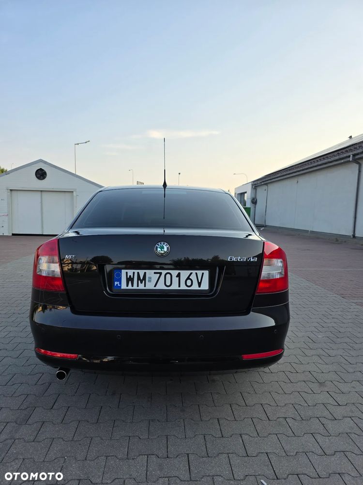 Skoda Octavia 1.6 Elegance - 17