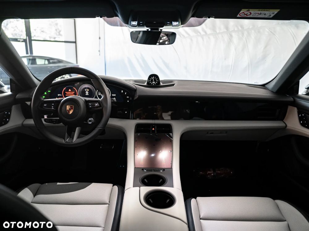 Porsche Taycan 105kWh 4 - 12