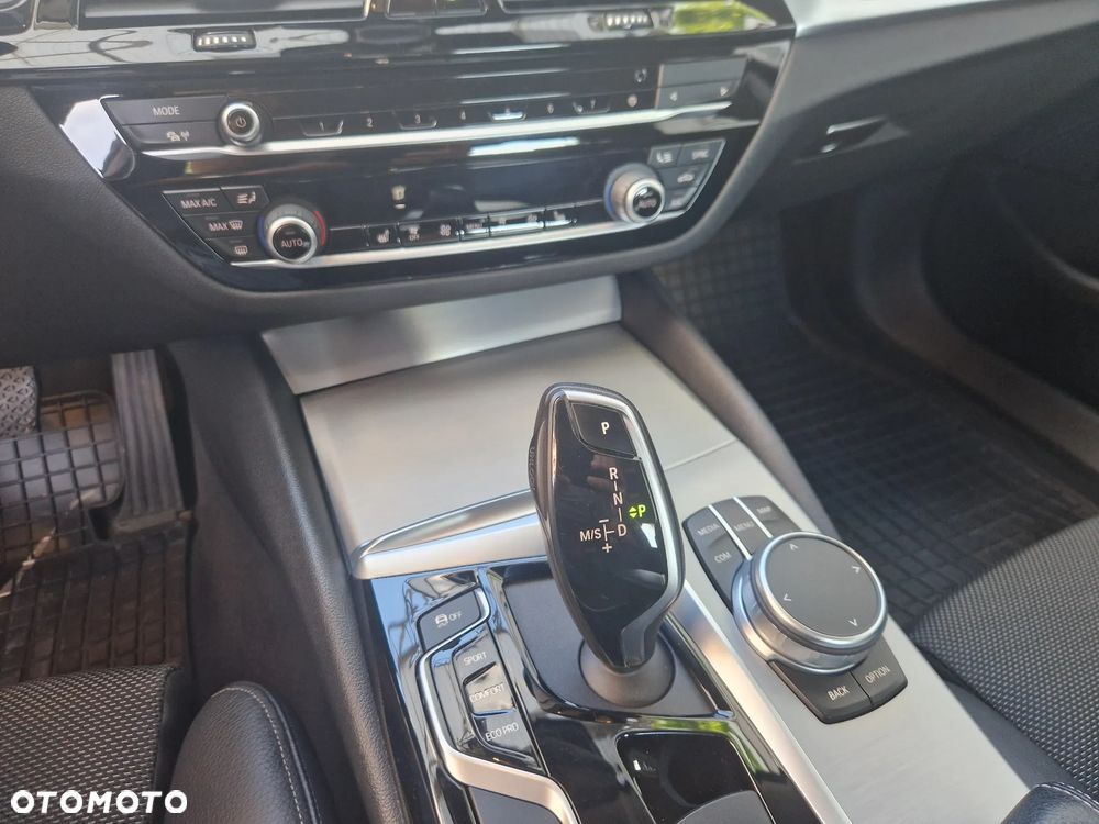 BMW Seria 5 520d xDrive MHEV Sport Line sport - 24