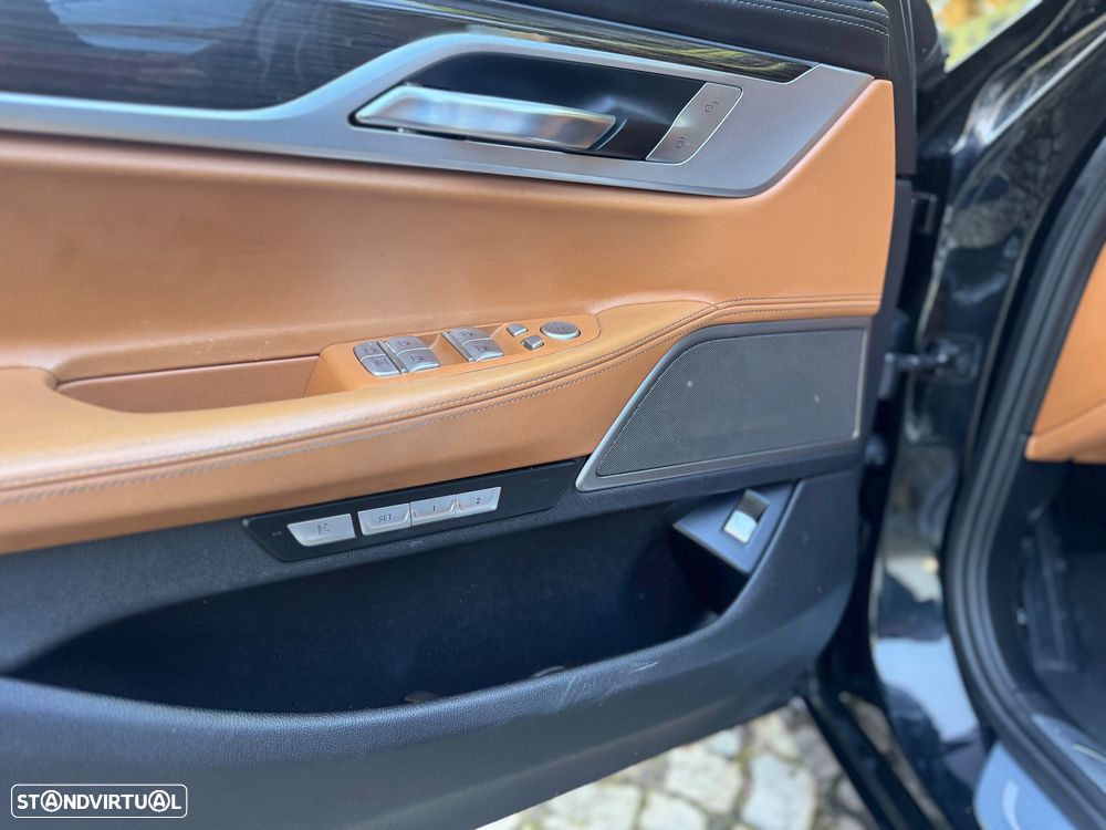 BMW 740 Ld xDrive Pack M - 17