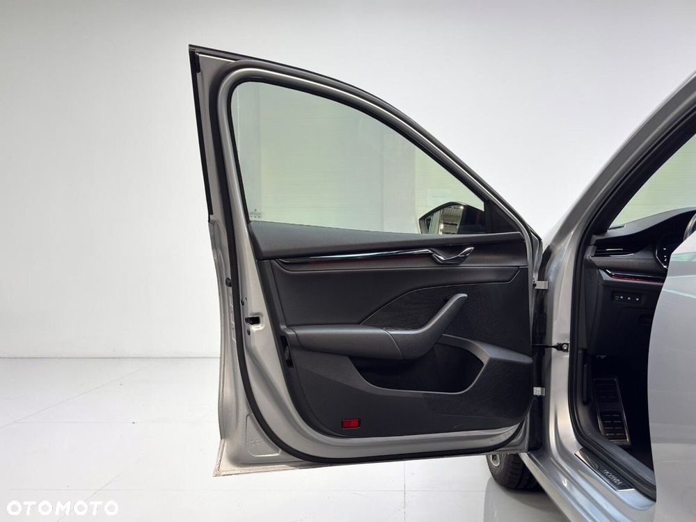 Skoda Octavia 2.0 TDI Sportline DSG - 16