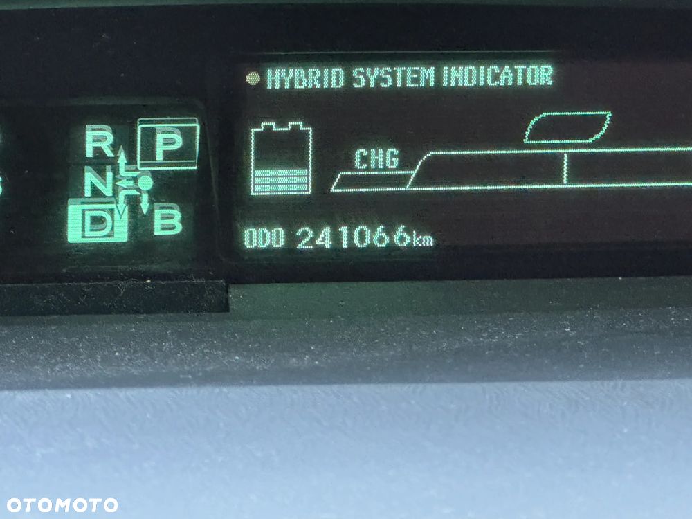 Toyota Prius 1.8 HSD Sol - 18