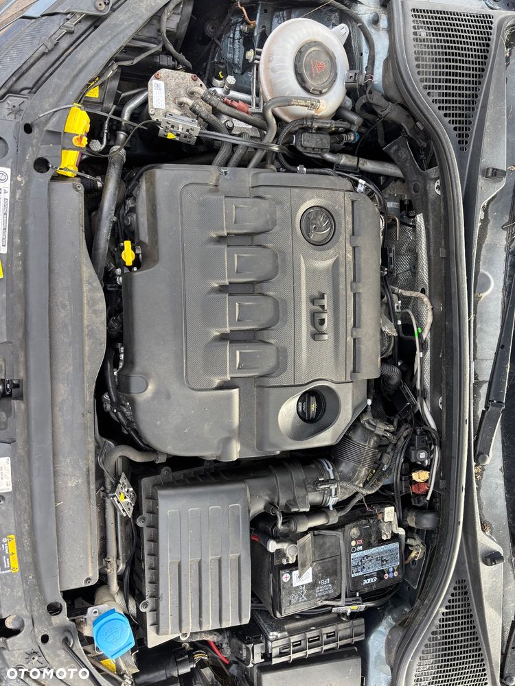 Skoda Octavia 2.0 TDI DSG Premium Edition - 9