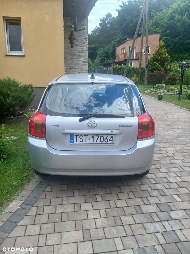 Toyota Corolla - 4