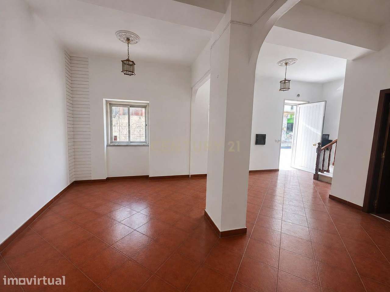 Moradia T5 para Arrendamento, junto à Urbanização Real Forte, Sacavém - Grande imagem: 3/11