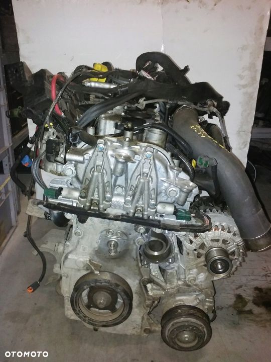 OSPRZĘT SILNIK 1.2TCE H5FB404 MEGANE III KOLEKTOR - 2
