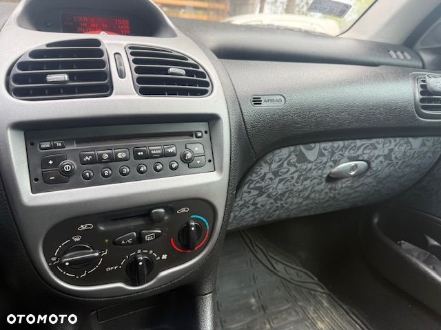 Peugeot 206 - 8
