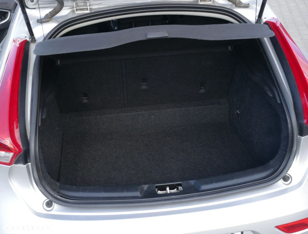 Volvo V40 D2 Powershift Momentum - 26