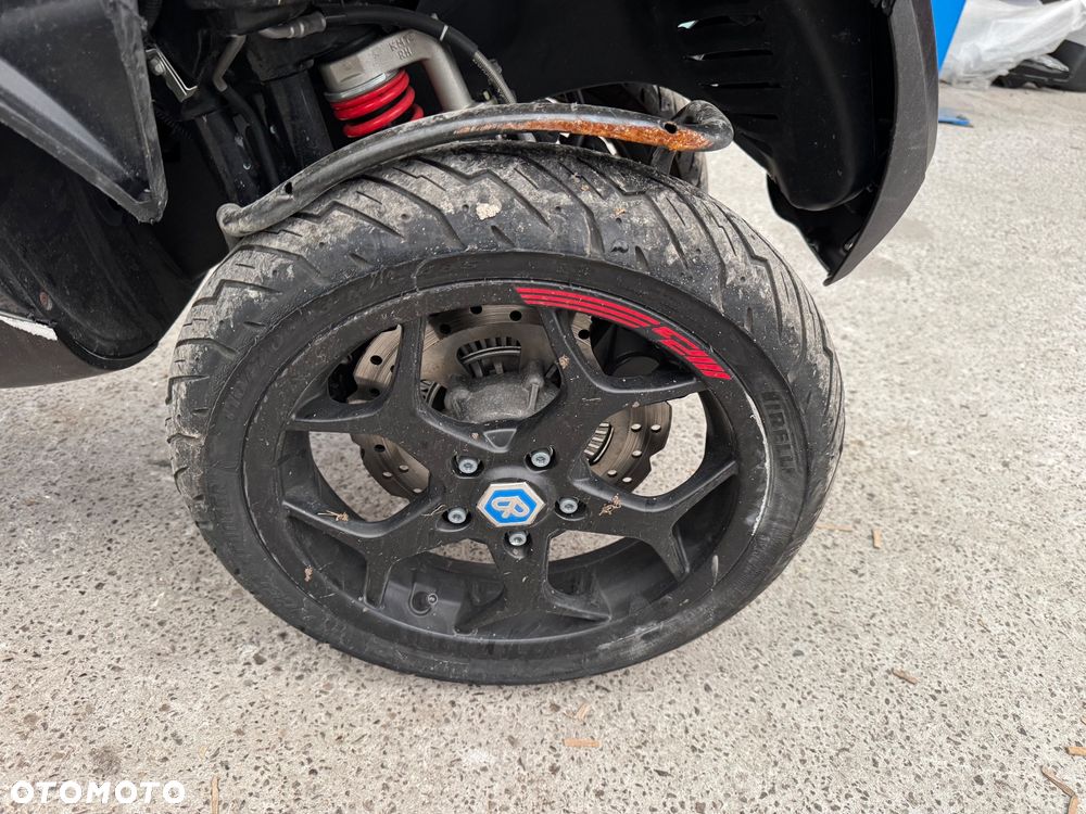 Piaggio MP-3 - 14