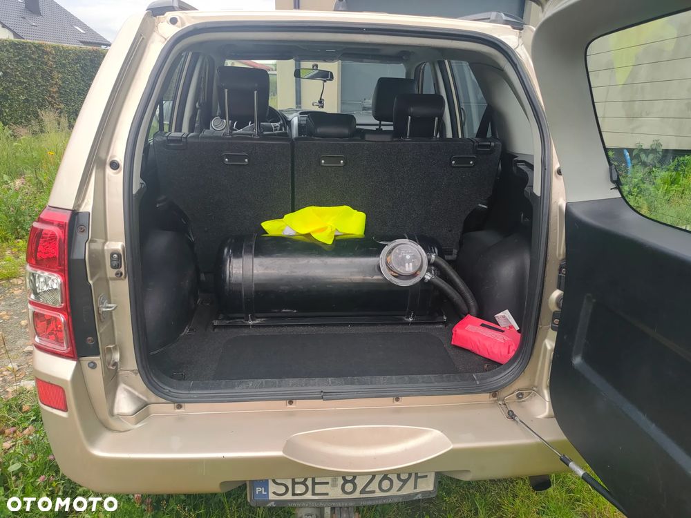 Suzuki Grand Vitara 2.0 De luxe - 5