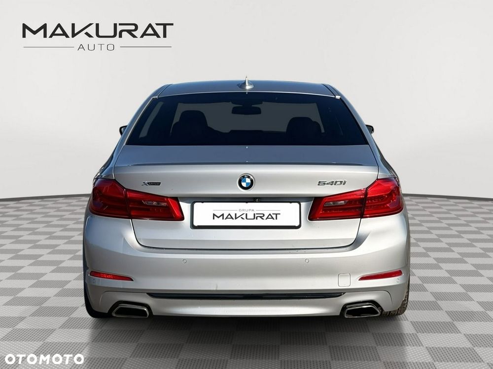 BMW Seria 5 540i xDrive Luxury Line - 7