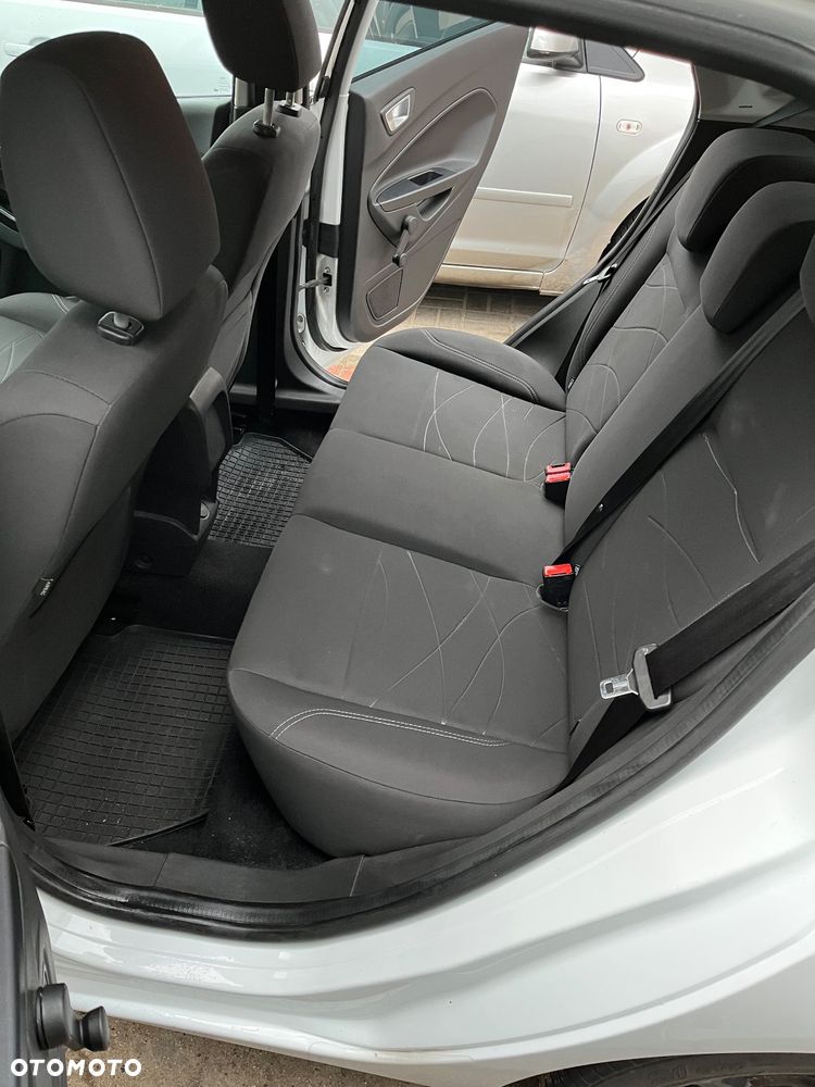 Ford Fiesta - 13