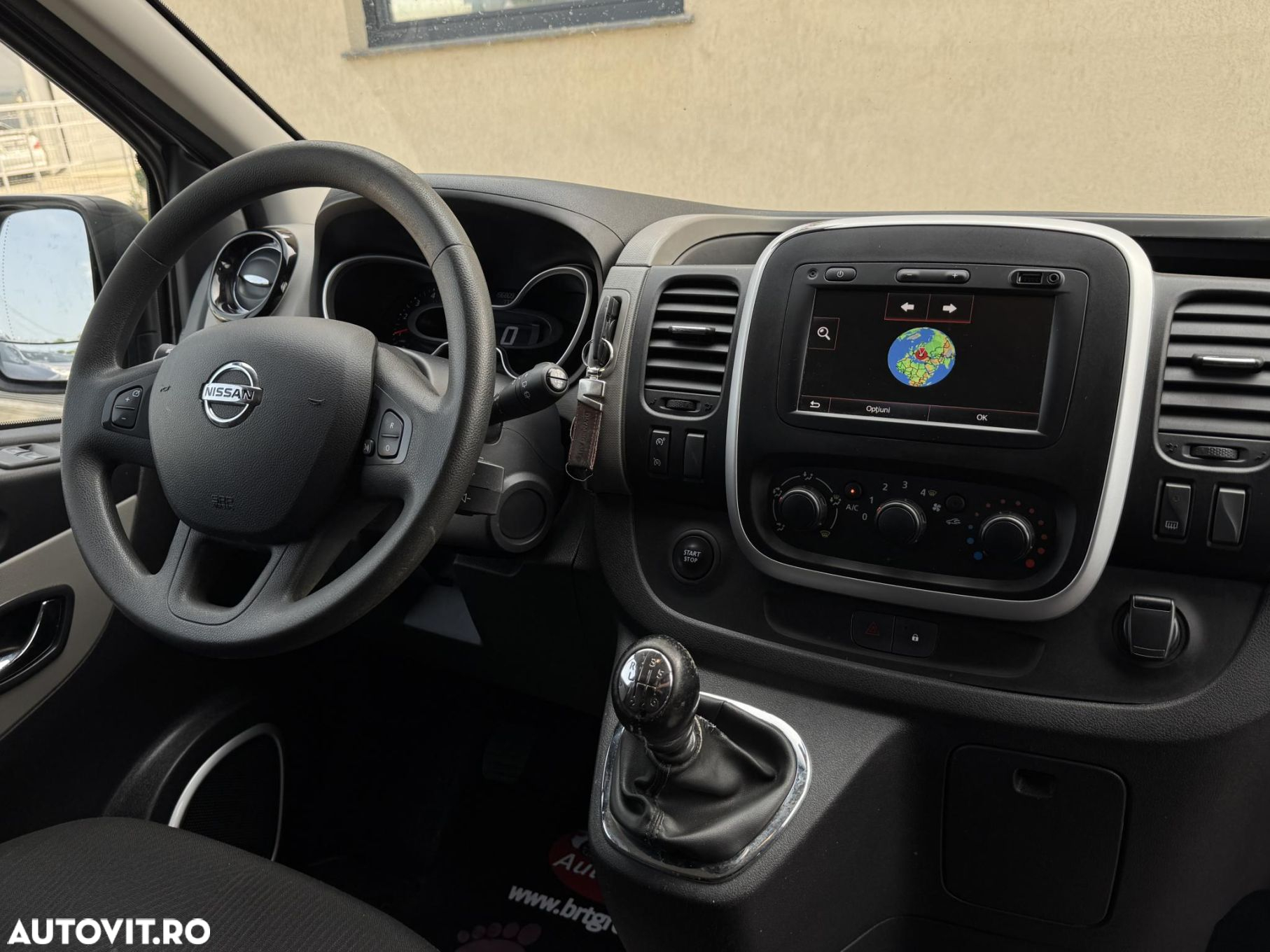 Nissan nv300 - 8