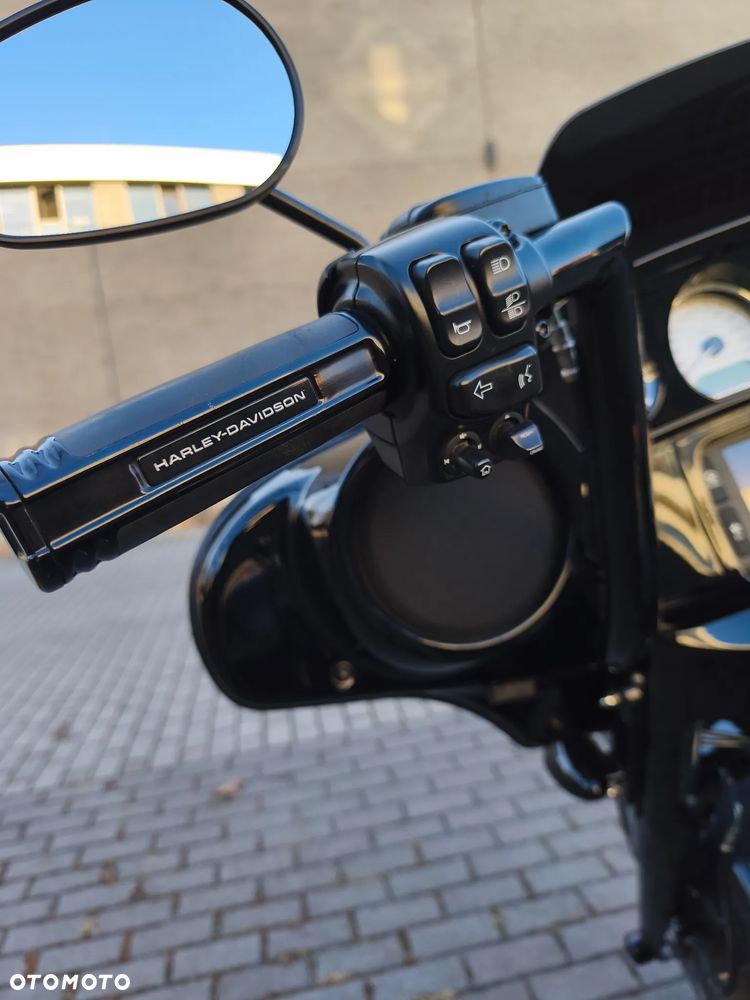 Harley-Davidson Touring Street Glide - 4