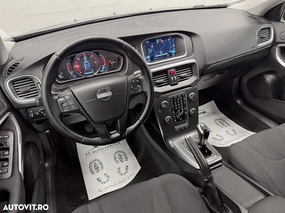 Volvo V40 D4 Kinetic - 20