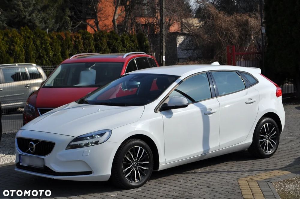 Volvo V40 T3 Drive-E Dynamic Edition - 1