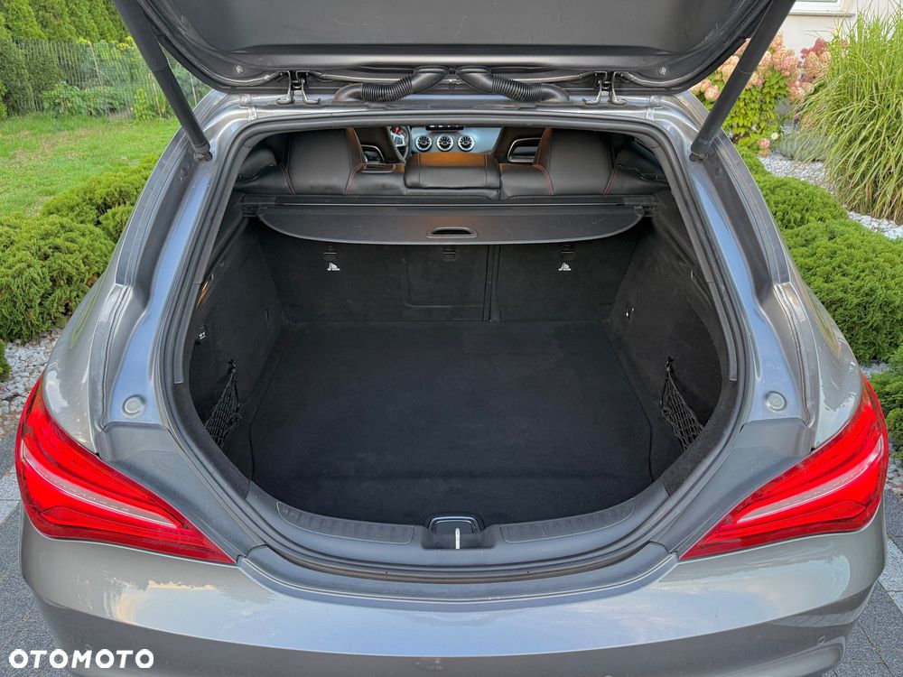 Mercedes-Benz CLA 220 4-Matic AMG Line - 35