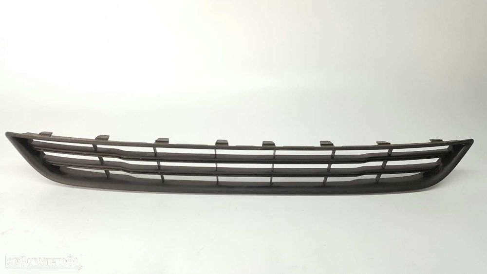 GRELHA CENTRAL DO PARA-CHOQUES DA FRENTE FORD FIESTA (CCN) TREND - 1