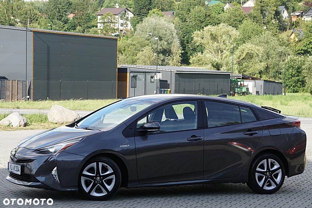 Toyota Prius Hybrid Executive - 5