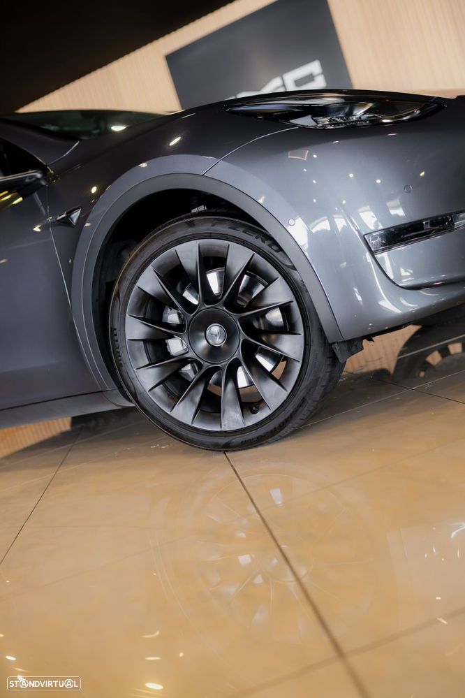 Tesla Model Y Long Range Dual Motor AWD - 7