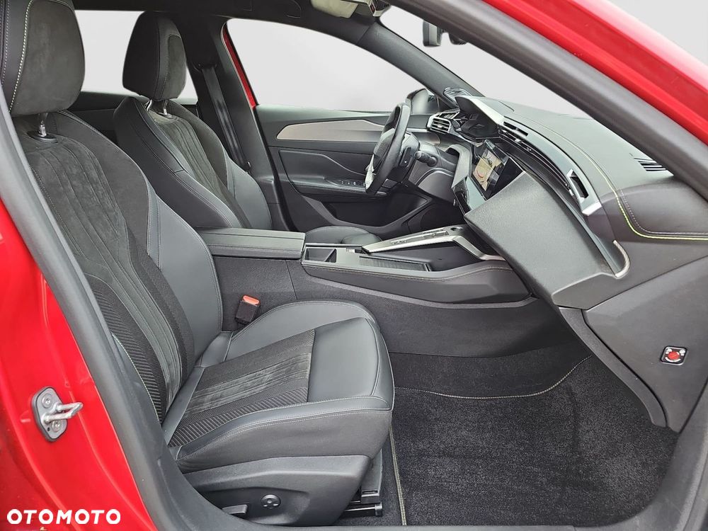 Peugeot 408 - 10