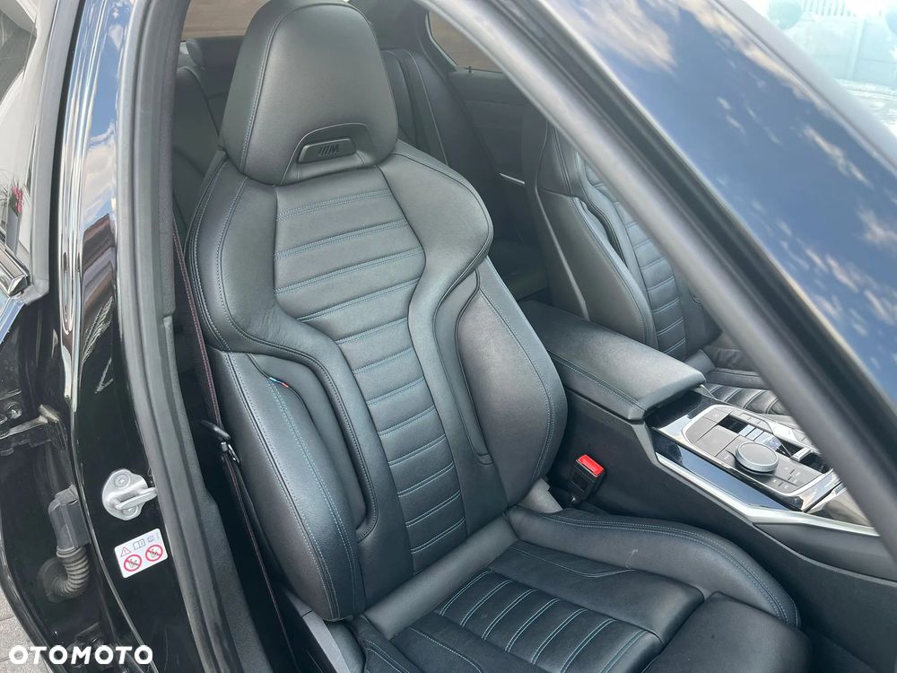 BMW Seria 3 330i xDrive M Sport - 23