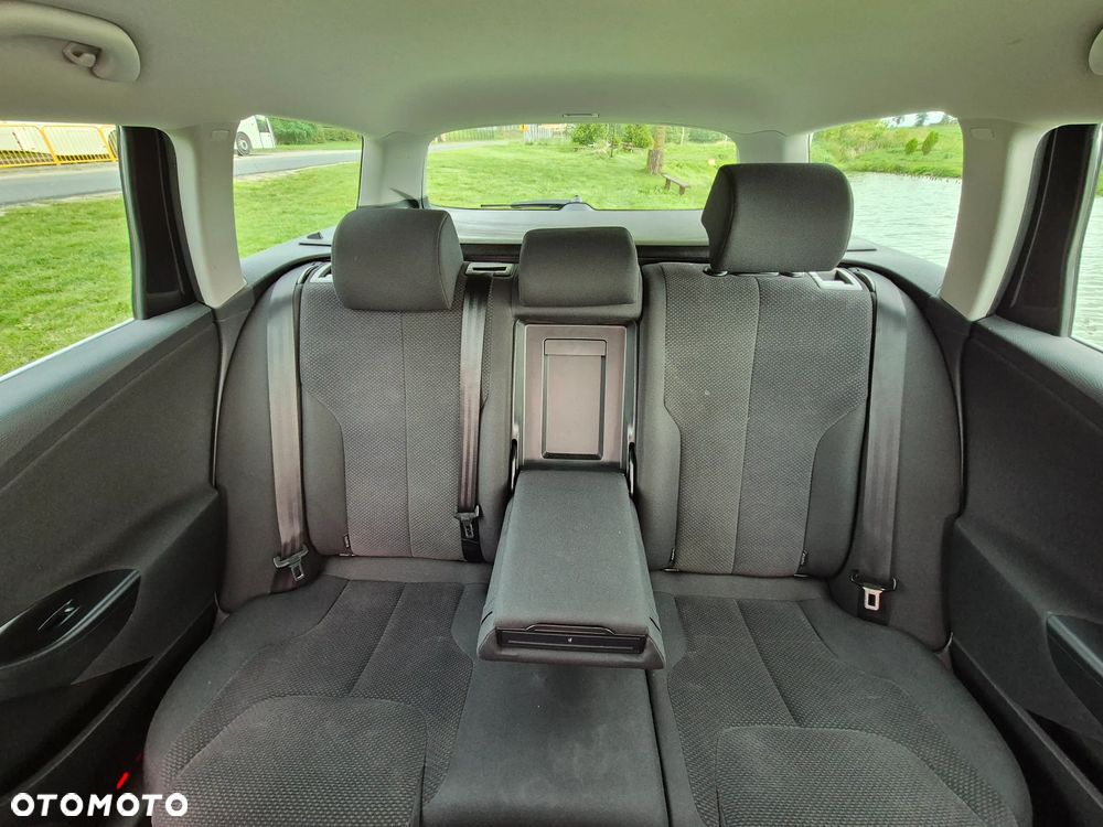 Volkswagen Passat 2.0 TDI DPF BlueMotion Technology Comfortline - 7