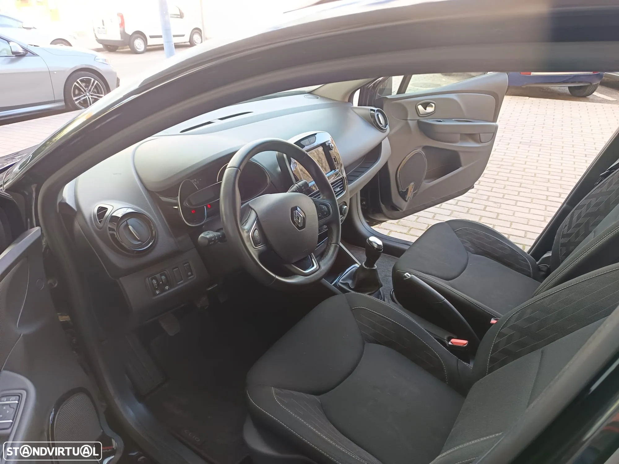 Renault Clio Sport Tourer 0.9 TCe Limited - 9