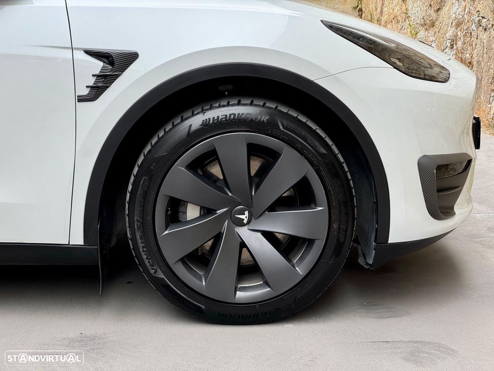 Tesla Model Y Standard Long Range RWD - 21