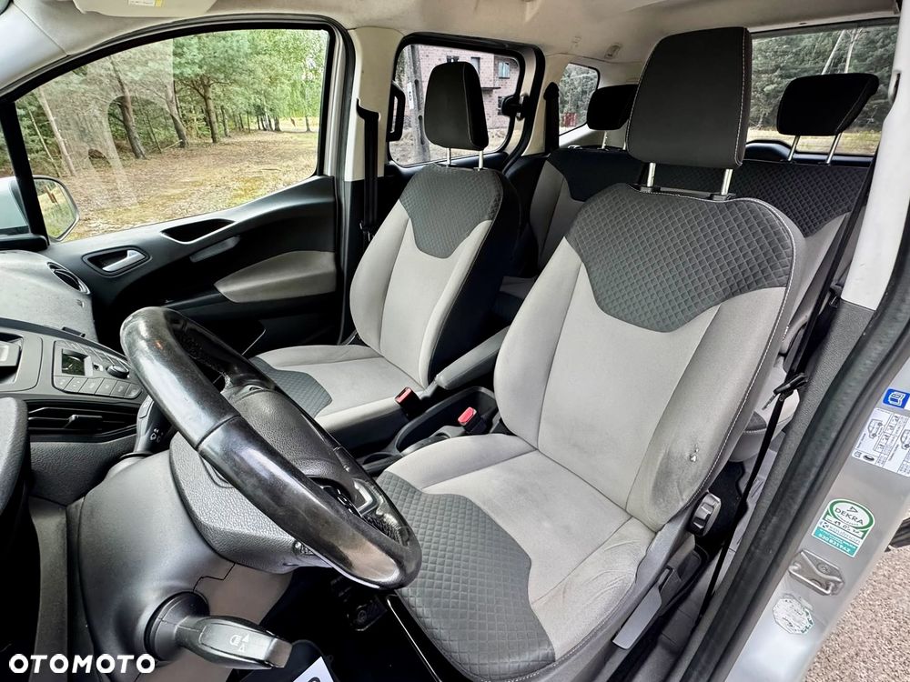 Ford Tourneo Courier 1.5 TDCi Titanium - 16