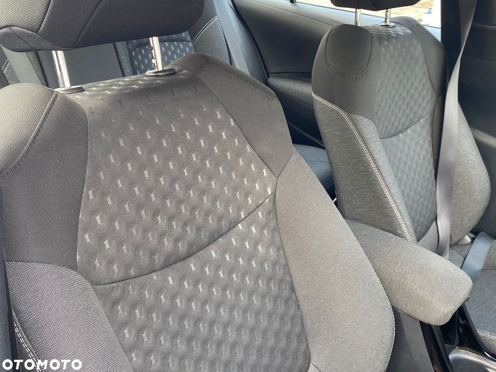 Toyota Corolla 1.8 Hybrid Comfort - 12