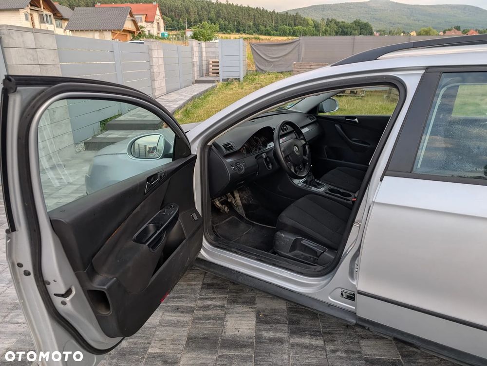 Volkswagen Passat 2.0 TDI DPF Trendline - 9