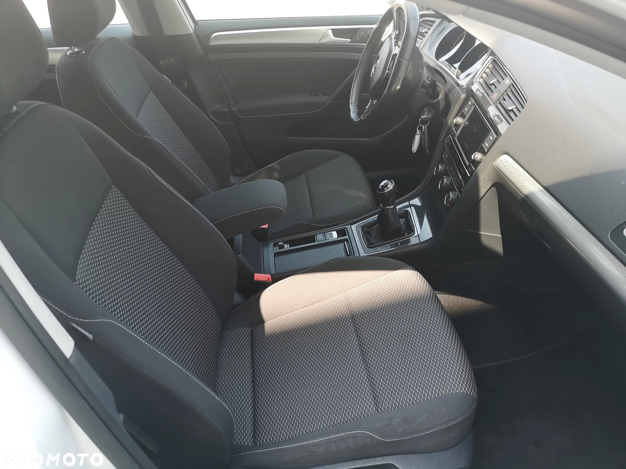 Volkswagen Golf 1.6 TDI SCR Comfortline - 7