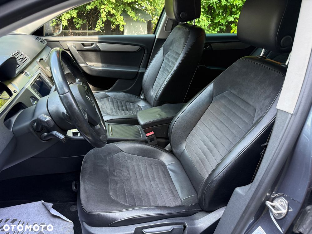 Volkswagen Passat 2.0 TDI DSG BlueMotion Technology R-Line - 31