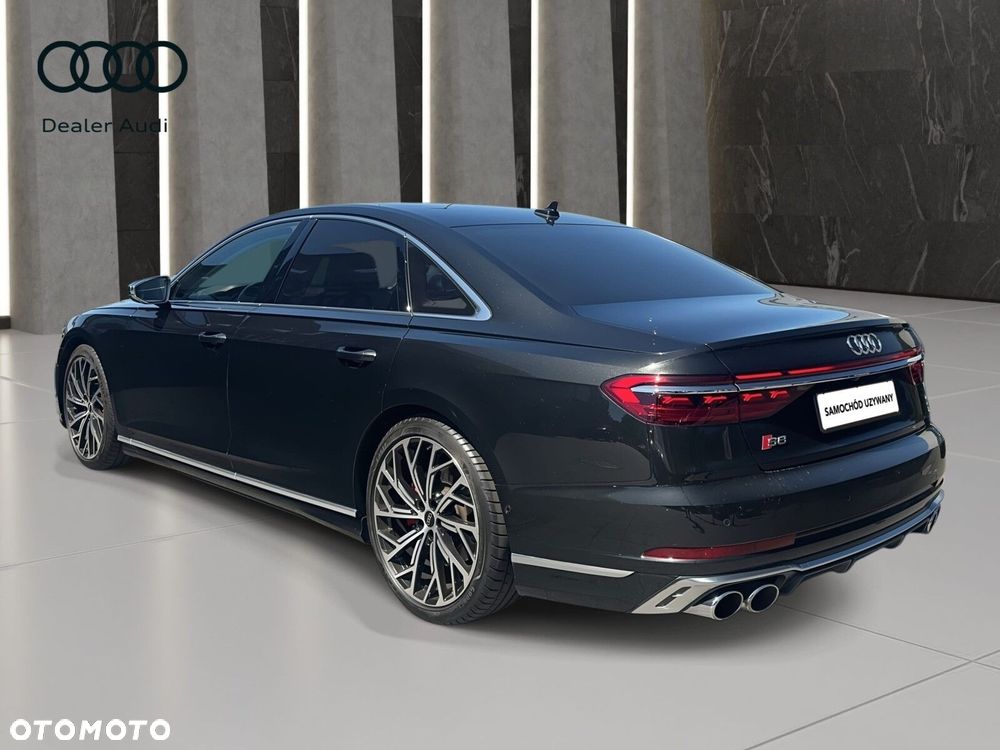 Audi S8 - 5