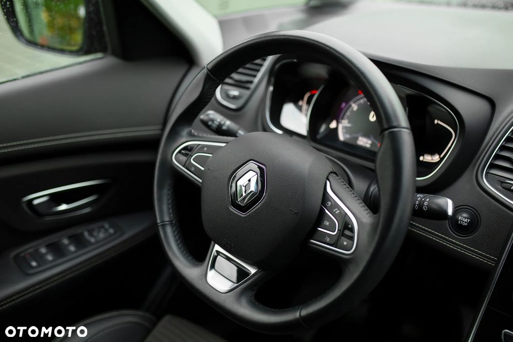 Renault Grand Scenic - 10