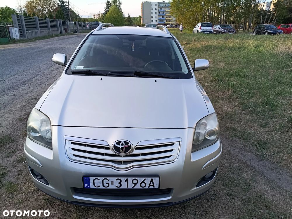 Toyota Avensis 2.0 D-4D - 1