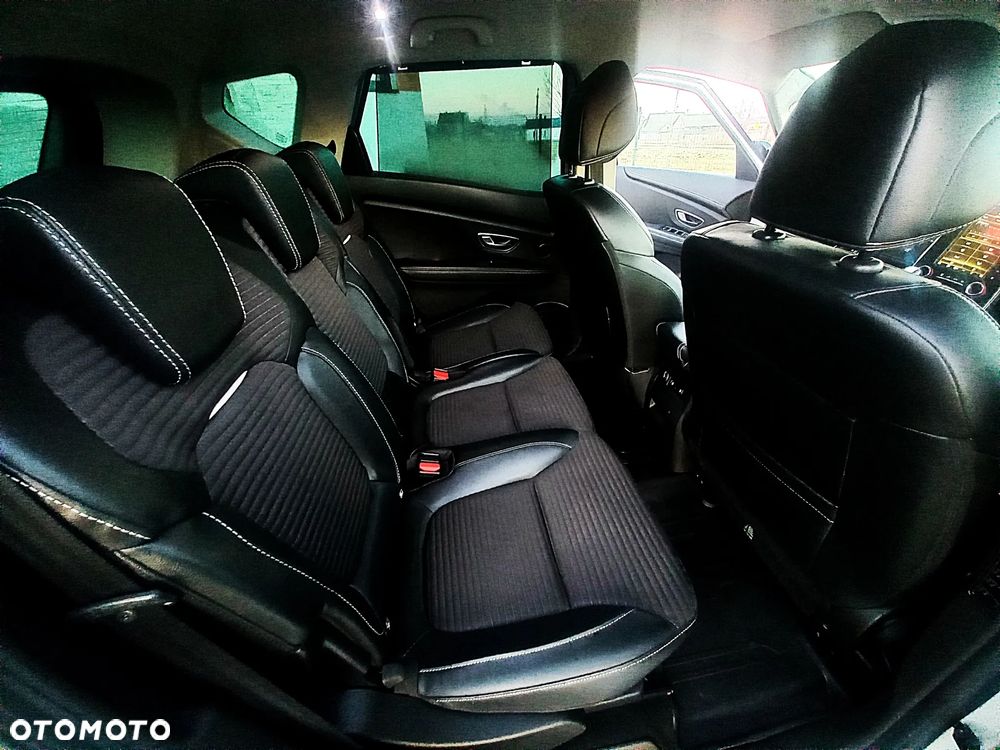 Renault Scenic TCe 140 GPF EDC BOSE EDITION - 9