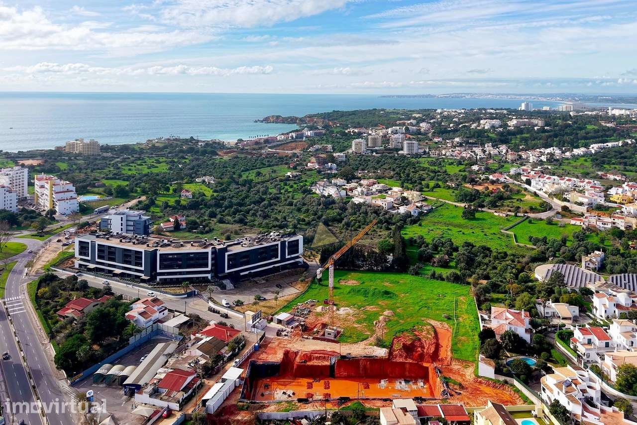 T3 COM 208m2 e BOX PARA 2 VIATURAS NO HORUS RESIDENCE - PRAIA DA ROCHA - Grande imagem: 3/41