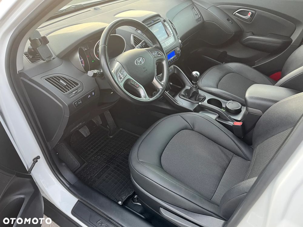 Hyundai ix35 2.0 GDI Premium 2WD - 17