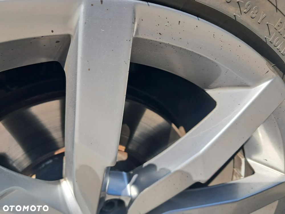 Volkswagen Passat - 31