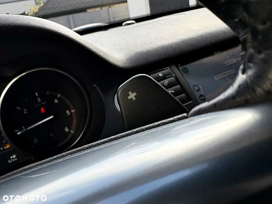 Land Rover Discovery Sport 2.0 D150 R-Dynamic - 32