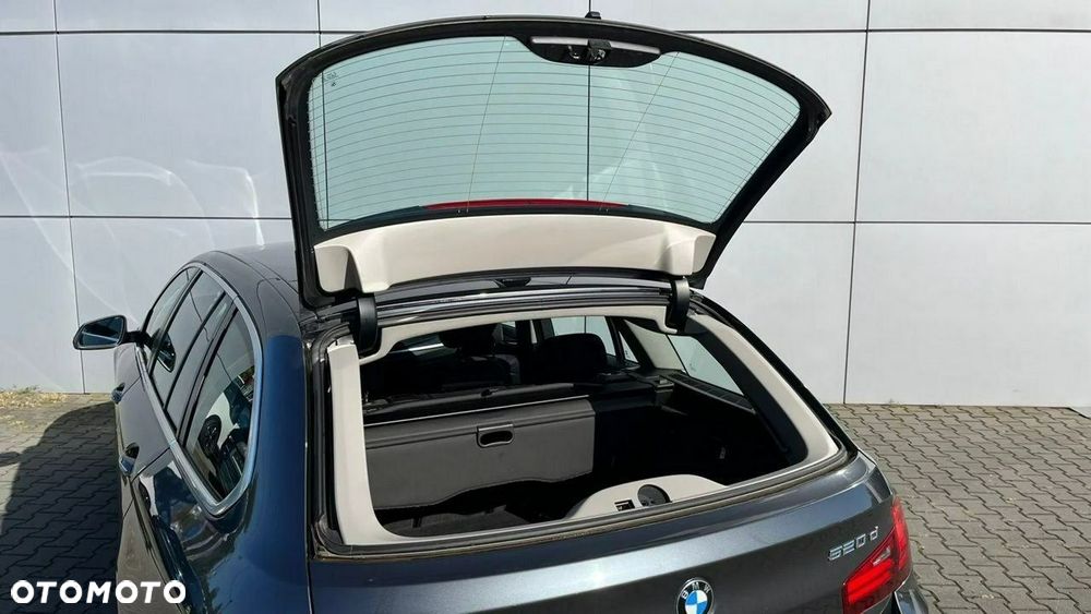 BMW Seria 5 520d - 28