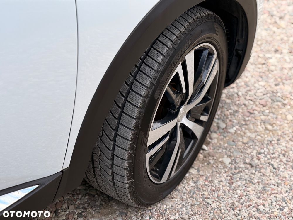 Peugeot 3008 PureTech 130 Stop & Start GPF EAT8 Allure - 9