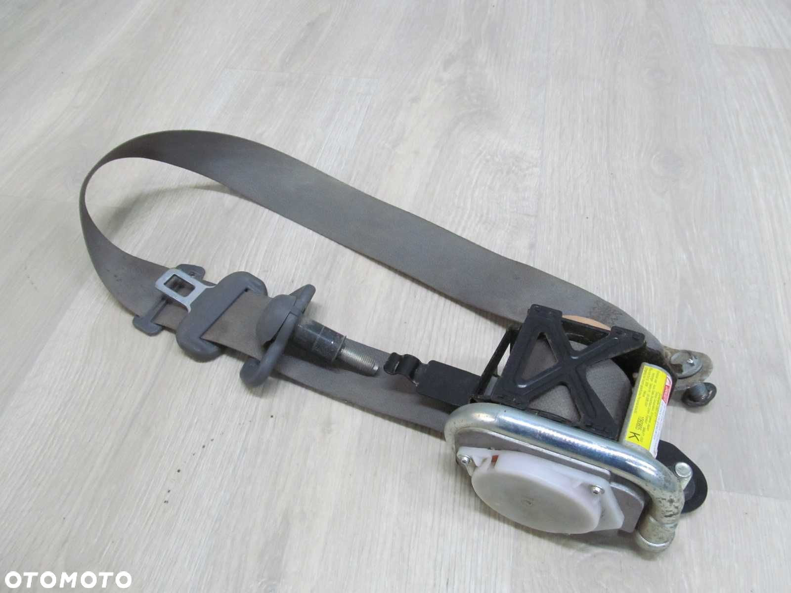 ISUZU N35 N NPR L GRAFTER PAS BEZPIECZENSTWA NAPINACZ C9472N 07-18 - 3