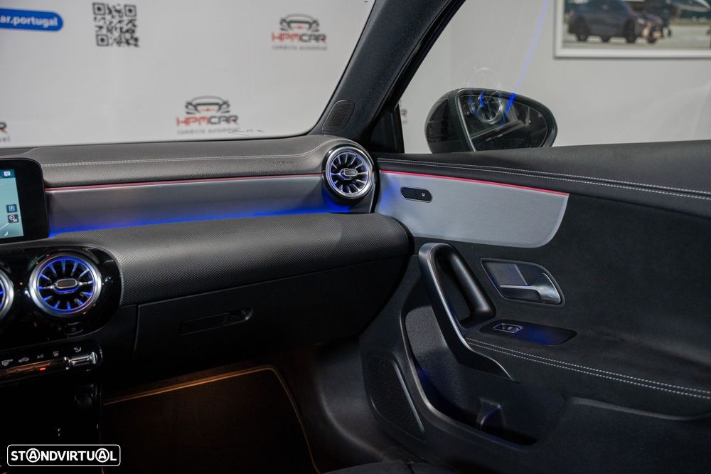 Mercedes-Benz A 250 e AMG Line - 13