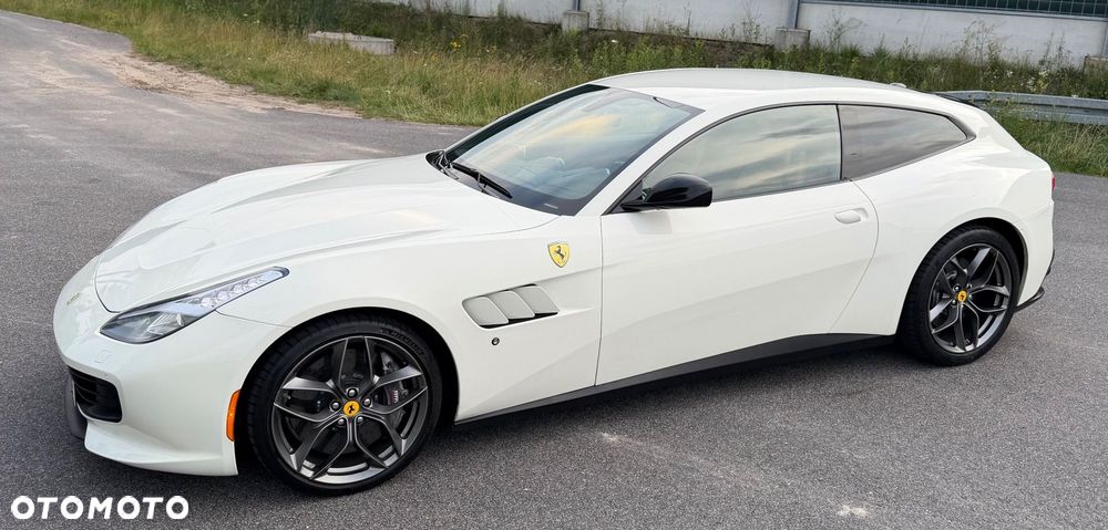 Ferrari GTC4Lusso - 3