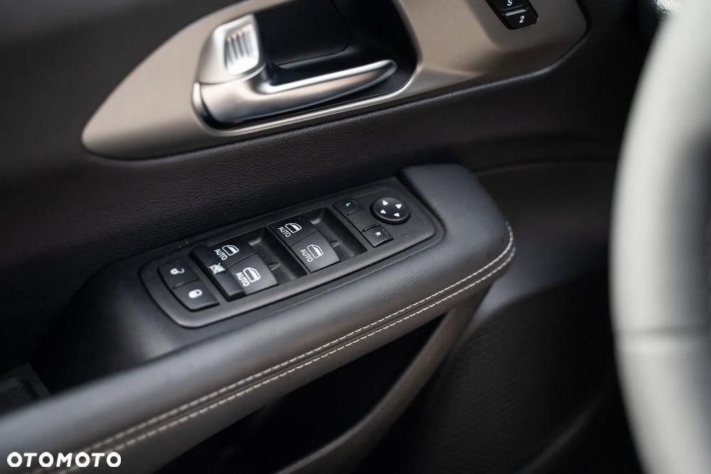 Chrysler Pacifica - 15