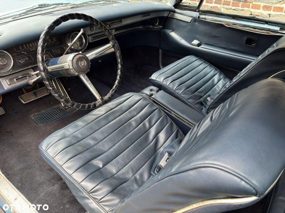 Cadillac Deville - 13