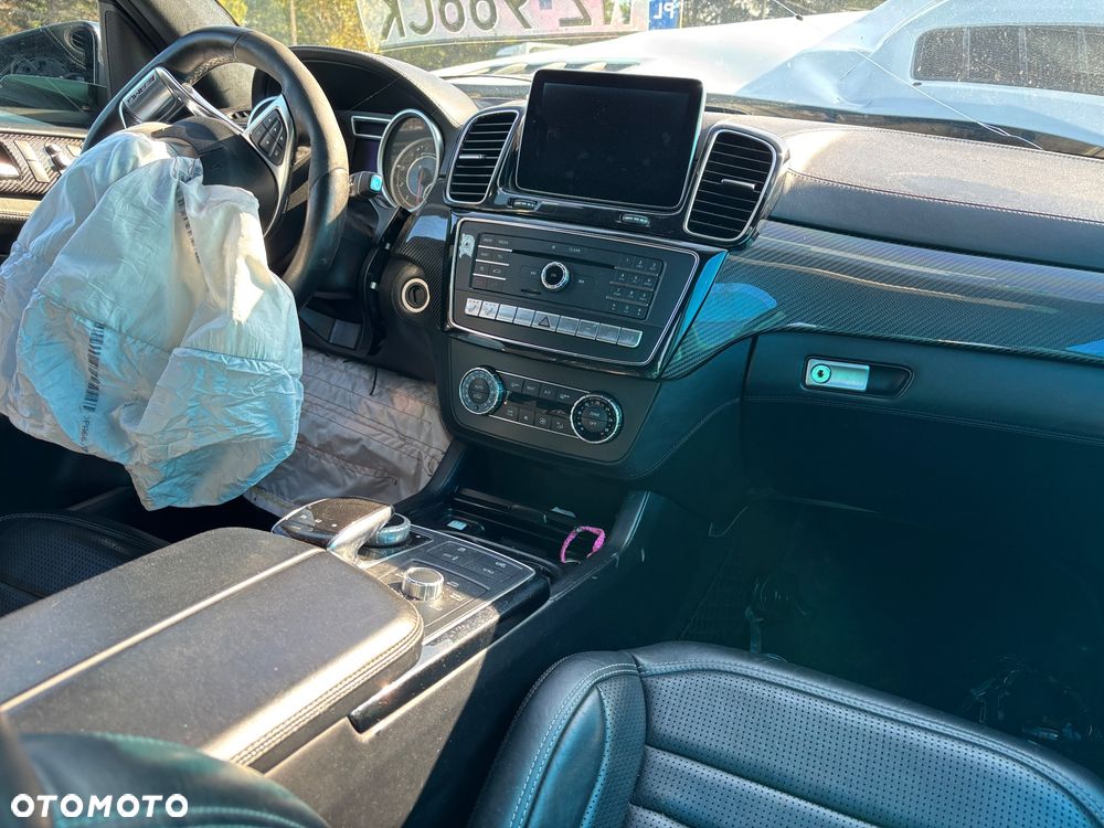 Mercedes-Benz GLE - 40